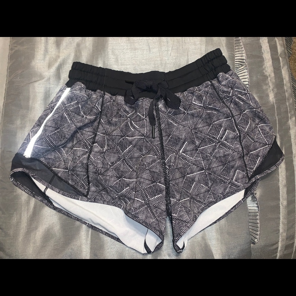 Lululemon Hotty Hot Short (w/ drawstring tie)